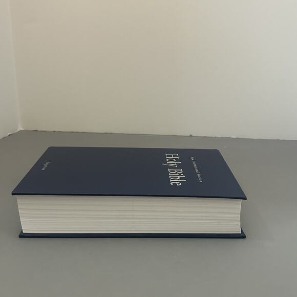 NIV Holy Bible Large Print by Zondervan Hardcover 2011 - Picture 6 of 8